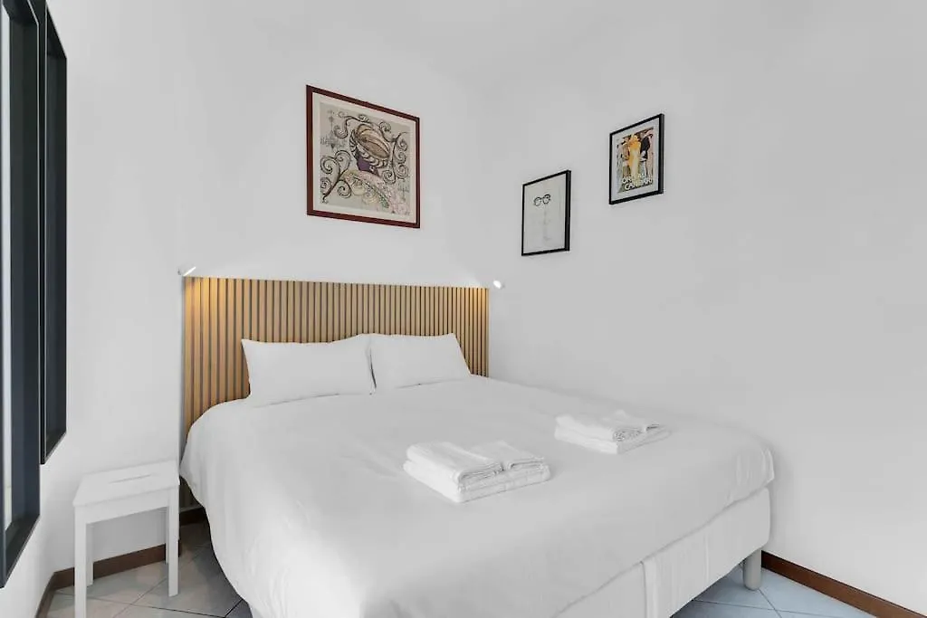 Navigli-Duomo Design District Terrazza Orseolo Apartment Milan Italy